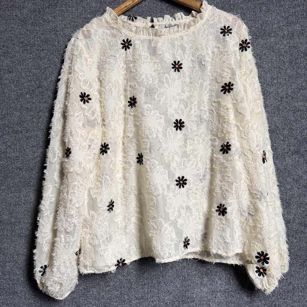 See and Be Seen L Ivory Daisy Embroidered Textured Blouse Cottagecore Boho Top